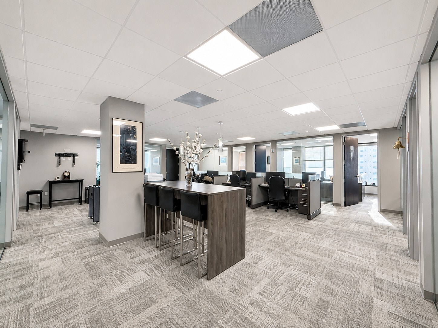150 2nd Ave N, Saint Petersburg, FL for lease Interior Photo- Image 1 of 5