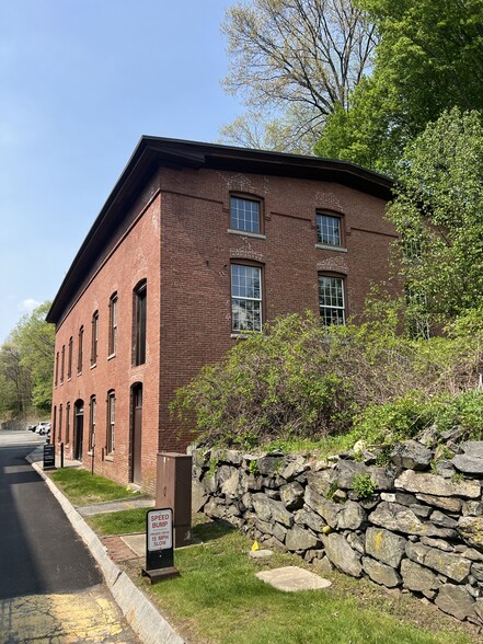 12 Damonmill Sq, Concord, MA for lease - Building Photo - Image 1 of 8