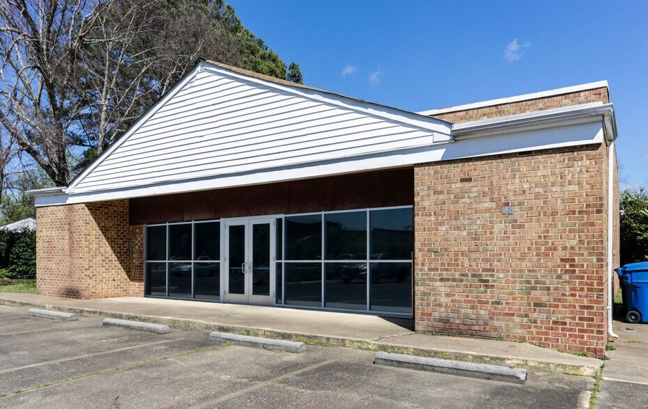 5049 Haygood Rd, Virginia Beach, VA 23455