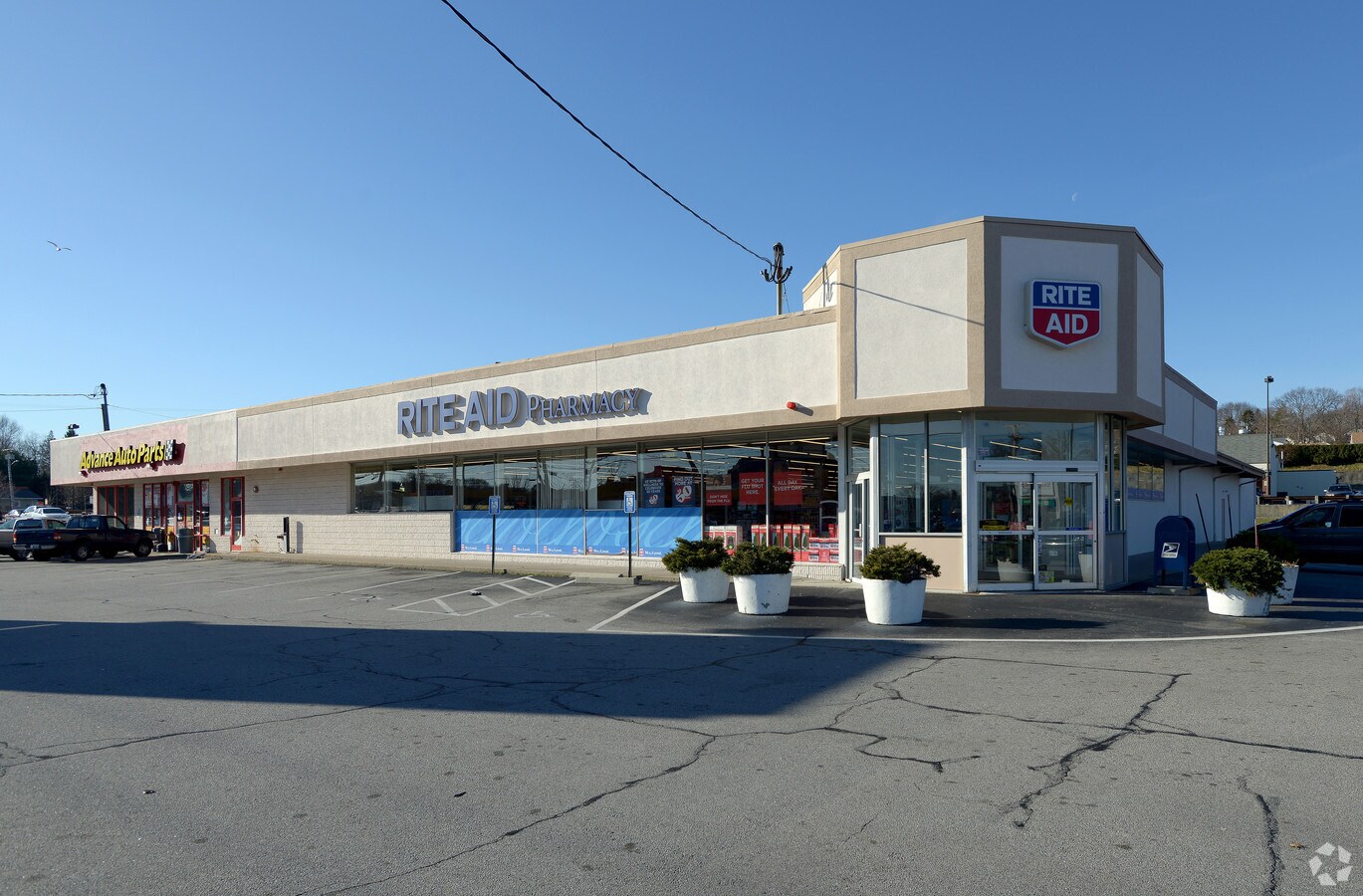 250 Atwood Ave, Cranston, RI 02920