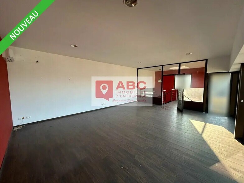 Flex in Frontignan for lease - Building Photo - Image 1 of 8