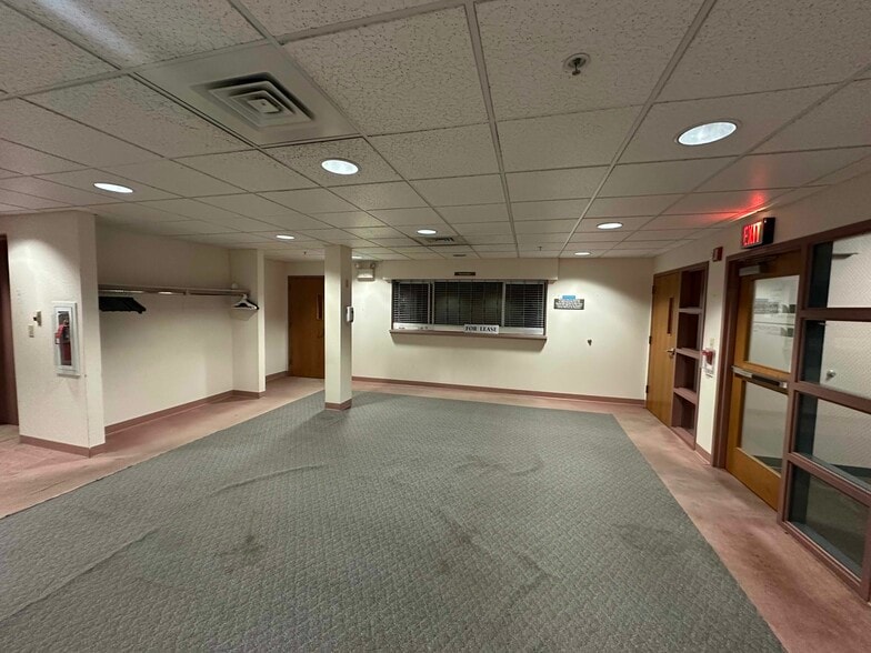 3735 Easton Nazareth Hwy, Easton, PA for lease - Building Photo - Image 2 of 9