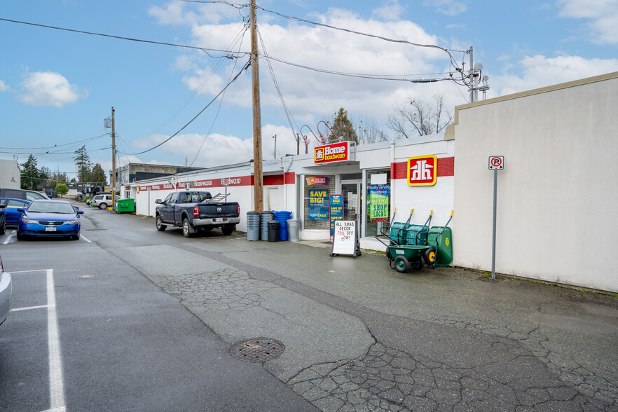 142 Morison, Parksville, BC for sale - Primary Photo - Image 1 of 40