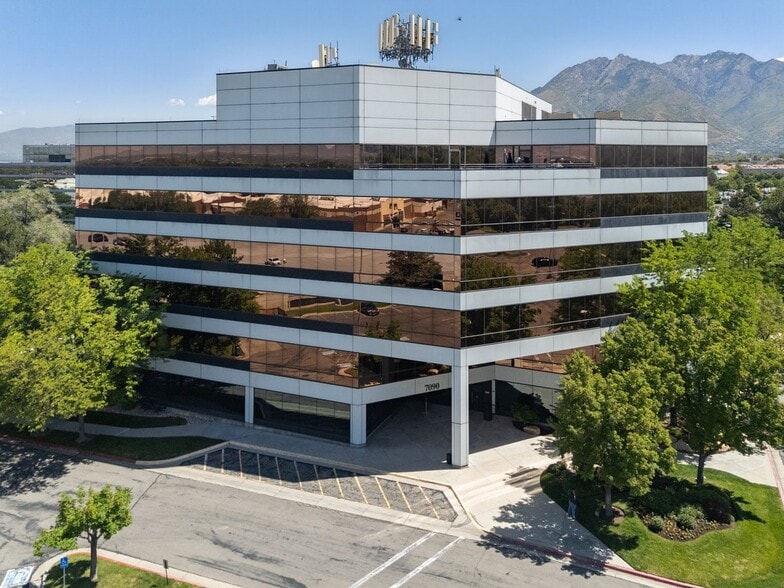 7090 S Union Park Ctr, Midvale, UT for lease - Building Photo - Image 1 of 14