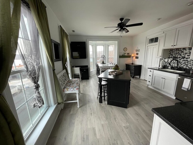 208 N Cody Rd, Le Claire, IA for sale - Building Photo - Image 3 of 4