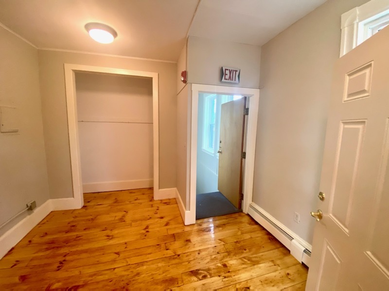 17 Kellogg Ave, Amherst, MA for lease Interior Photo- Image 1 of 9