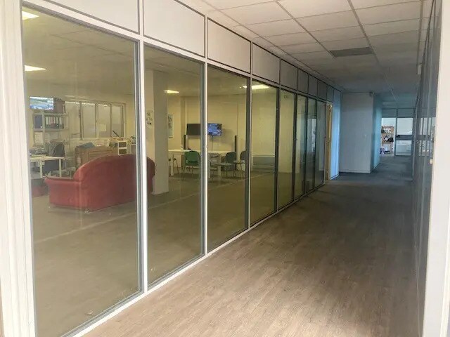 14 Bis Rue Lavoisier, Ingré for lease - Interior Photo - Image 3 of 8