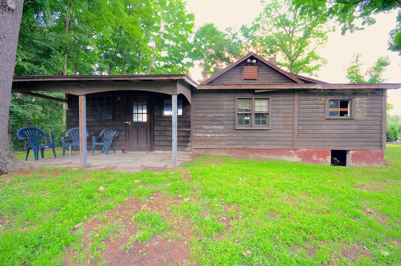 196 Brickyard Rd, Farmington, CT 06032