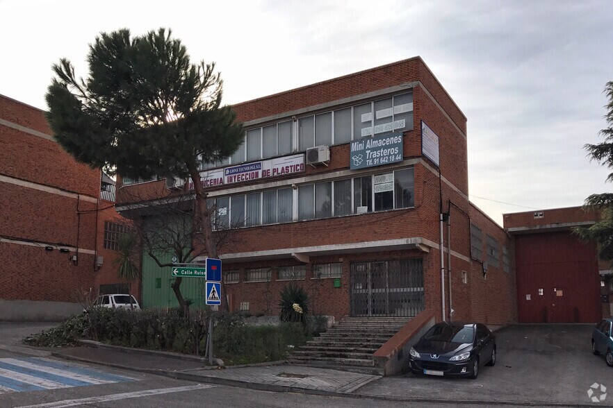 Calle Ruiseñor, 4, Fuenlabrada, Madrid for sale - Building Photo - Image 2 of 5