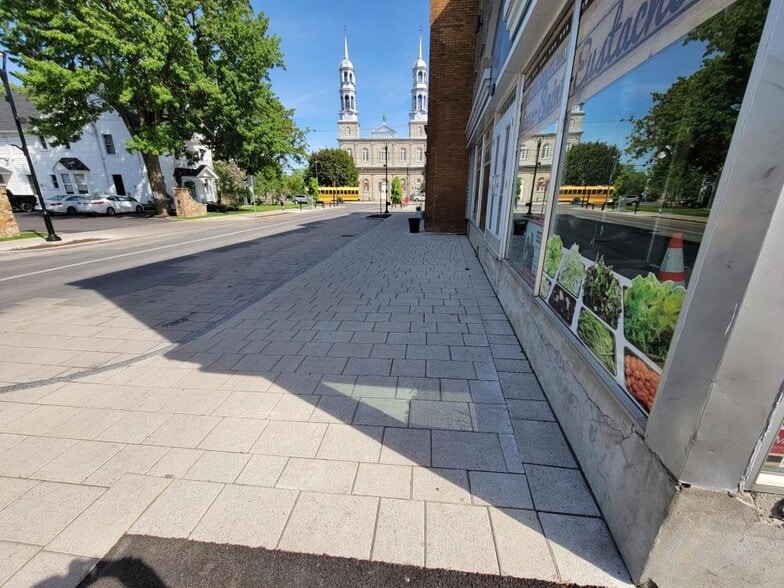 24-30 Rue Saint-Eustache, Saint-eustache, QC for sale - Building Photo - Image 2 of 5