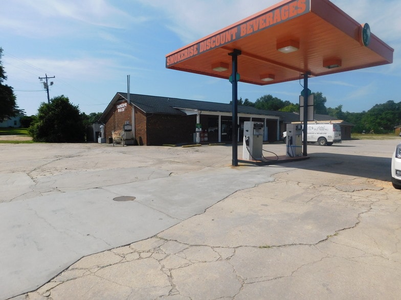 2415 Pineview Dr, Lancaster, SC for sale - Primary Photo - Image 1 of 1