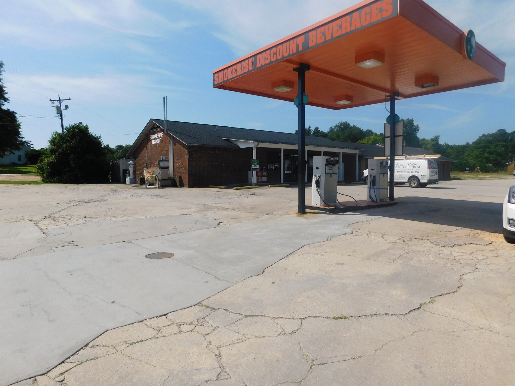 2415 Pineview Dr, Lancaster, SC for sale Primary Photo- Image 1 of 1