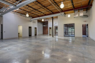5256 Peachtree Rd, Atlanta, GA for lease Building Photo- Image 2 of 7