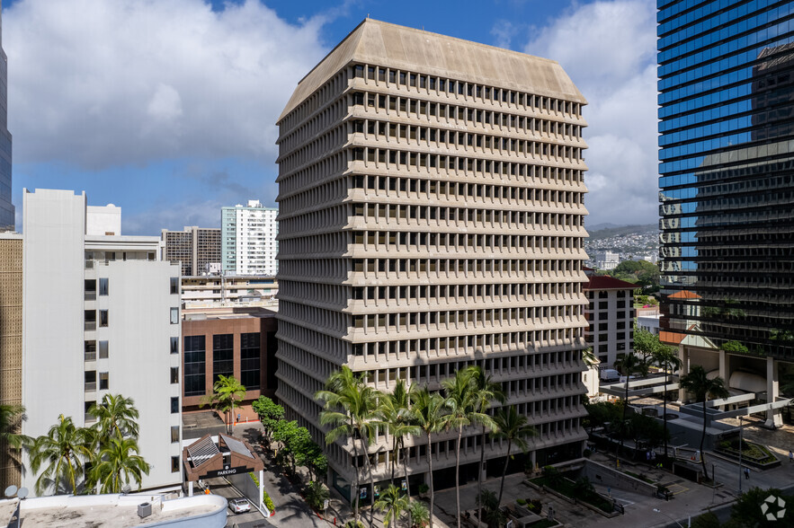 1164 Bishop St, Honolulu, HI for lease - Building Photo - Image 1 of 7