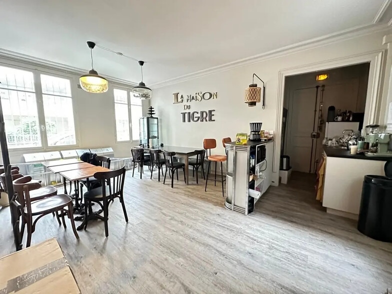 Office in Paris for lease - Interior Photo - Image 2 of 7