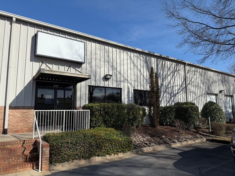 1935 S Main St, Salisbury, NC for lease - Building Photo - Image 2 of 8