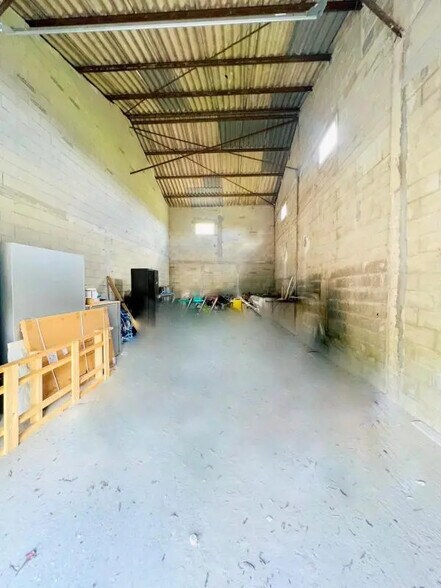 Flex in Saint-Nom-la-Bretèche for lease - Interior Photo - Image 2 of 5