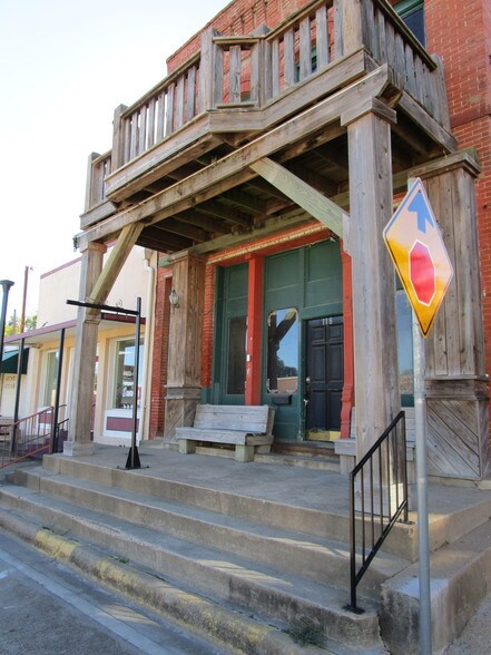 118 E Frank St, Grand Saline, TX for sale - Building Photo - Image 1 of 1