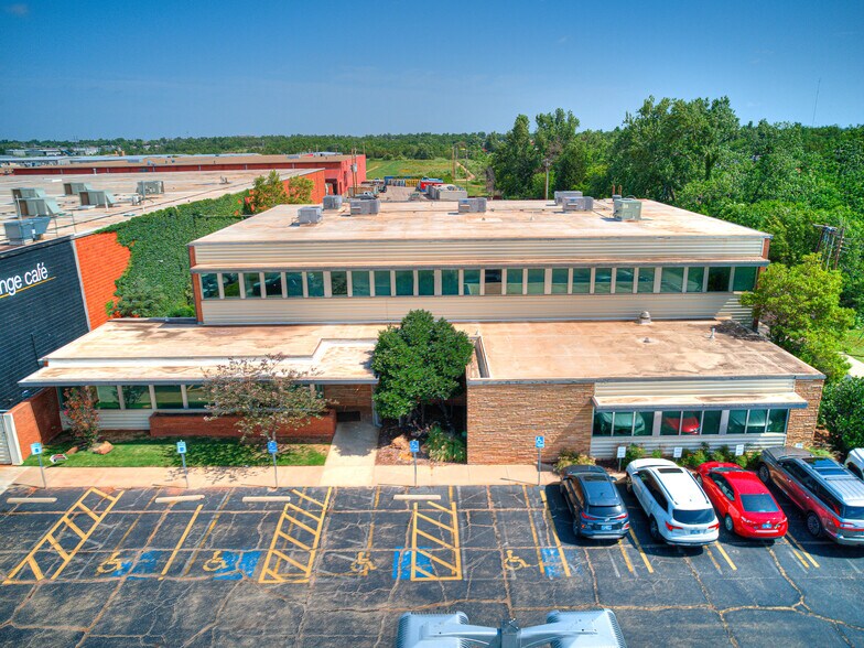521 W Wilshire Blvd, Oklahoma City, OK for lease - Aerial - Image 3 of 12