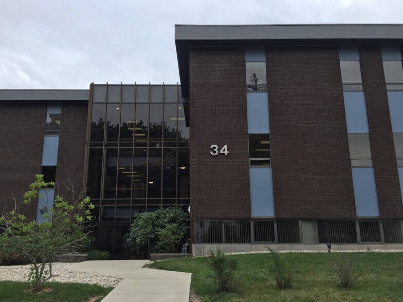 34 Jerome Ave, Bloomfield, CT 06002 34 Jerome Avenue