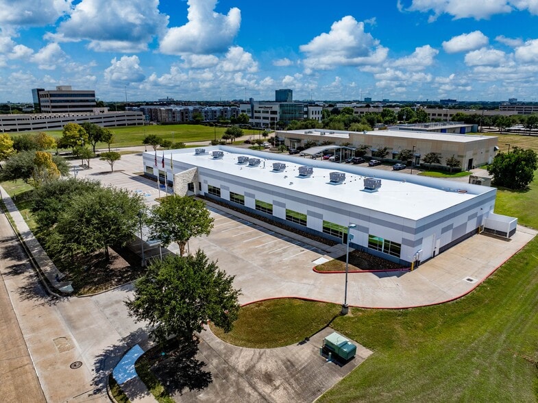 10401 Town Park Dr, Houston, TX for sale - Building Photo - Image 2 of 18