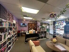 340 Central Ave, Coos Bay, OR for lease Interior Photo- Image 1 of 13
