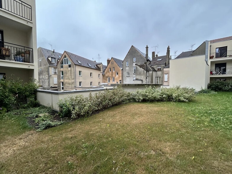 7 Rue Famin, Chartres for lease - Building Photo - Image 3 of 5