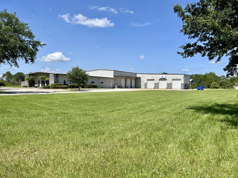 FLEX SPACE NEAR THE VILLAGES, Leesburg, FL for sale - Building Photo - Image 1 of 1