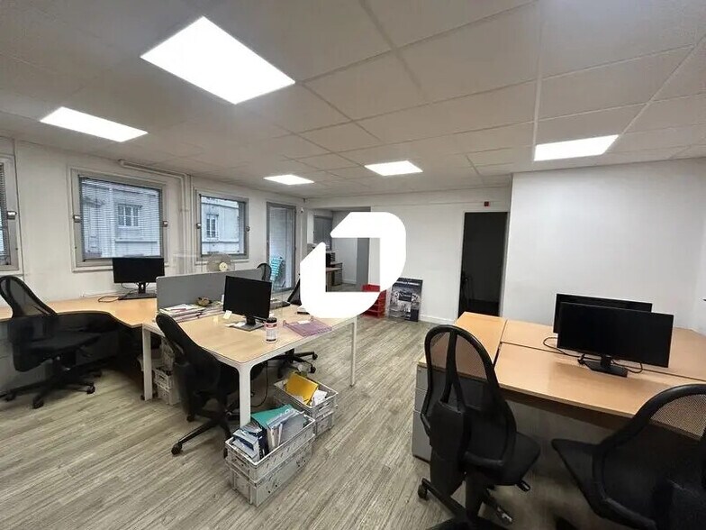 Office in Paris for lease - Interior Photo - Image 2 of 10