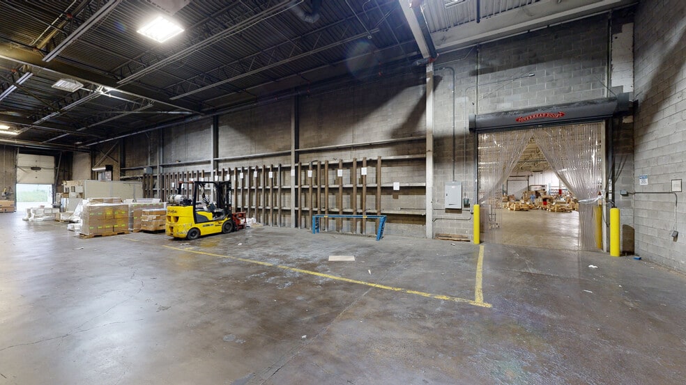 4437 E 49th St, Cleveland, OH for sale - Matterport 3D Scan - Image 3 of 31