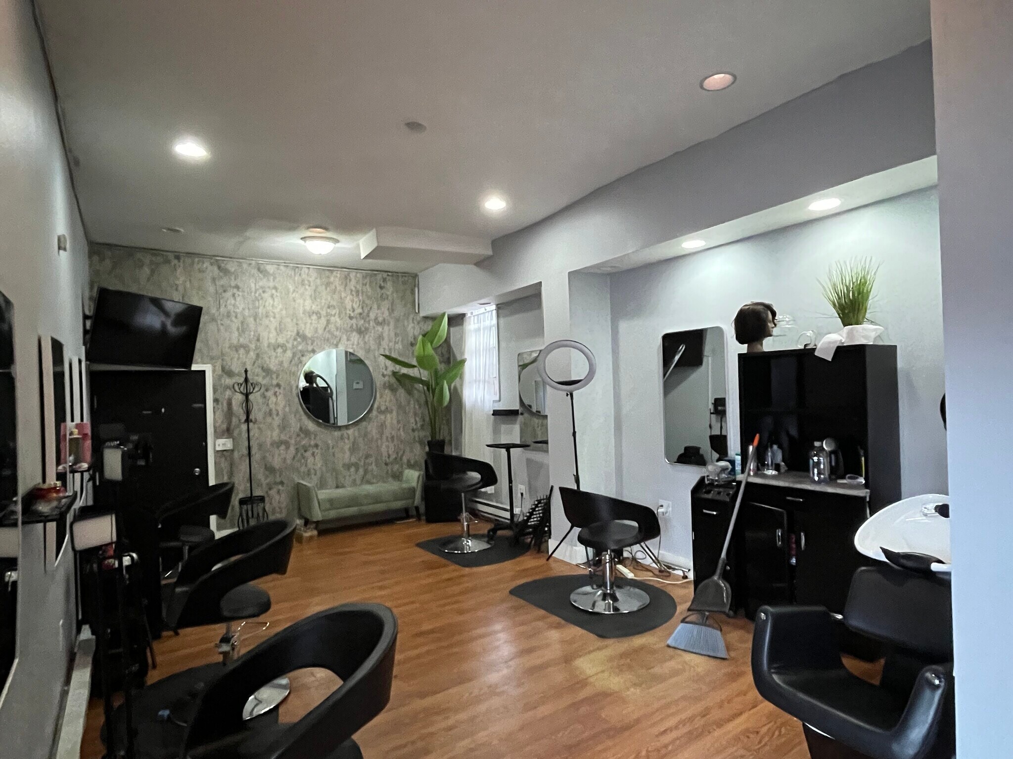 1009 N Marshall St, Philadelphia, PA for lease Interior Photo- Image 1 of 5