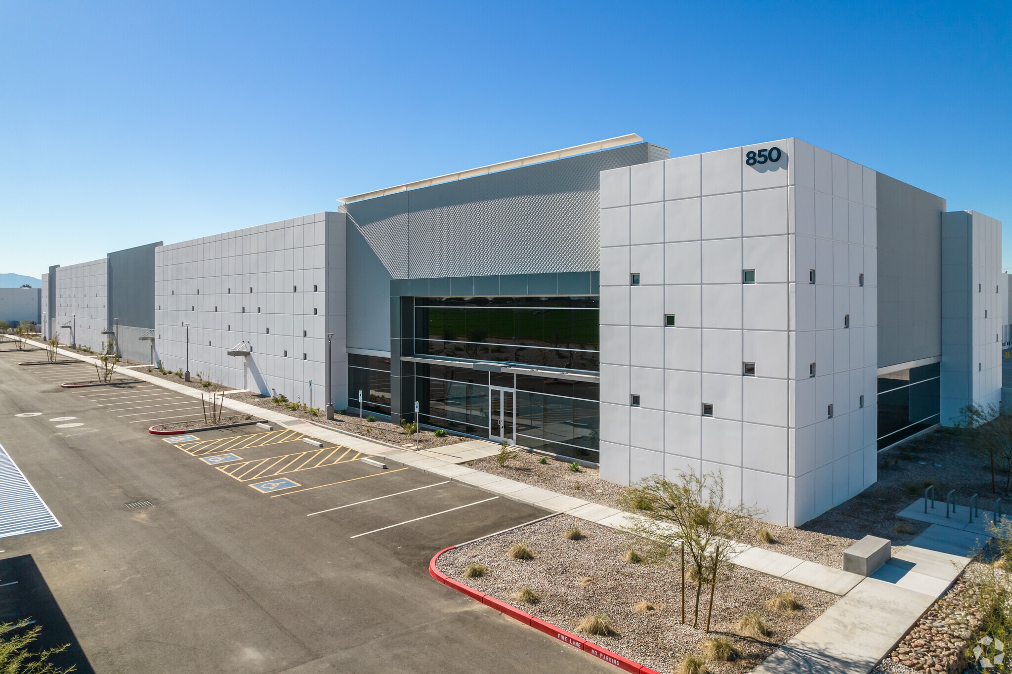 850 N 119th Ave, Avondale, AZ for lease Building Photo- Image 1 of 8