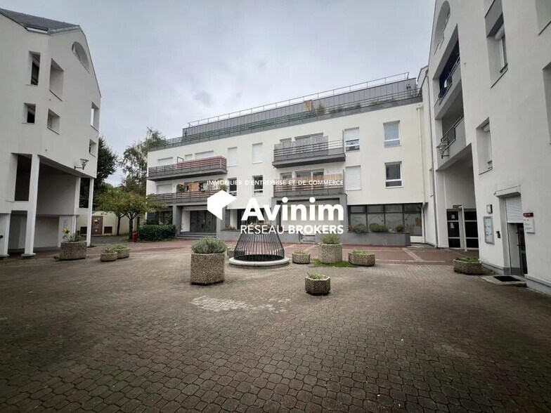 Retail in Orsay for sale - Building Photo - Image 2 of 21