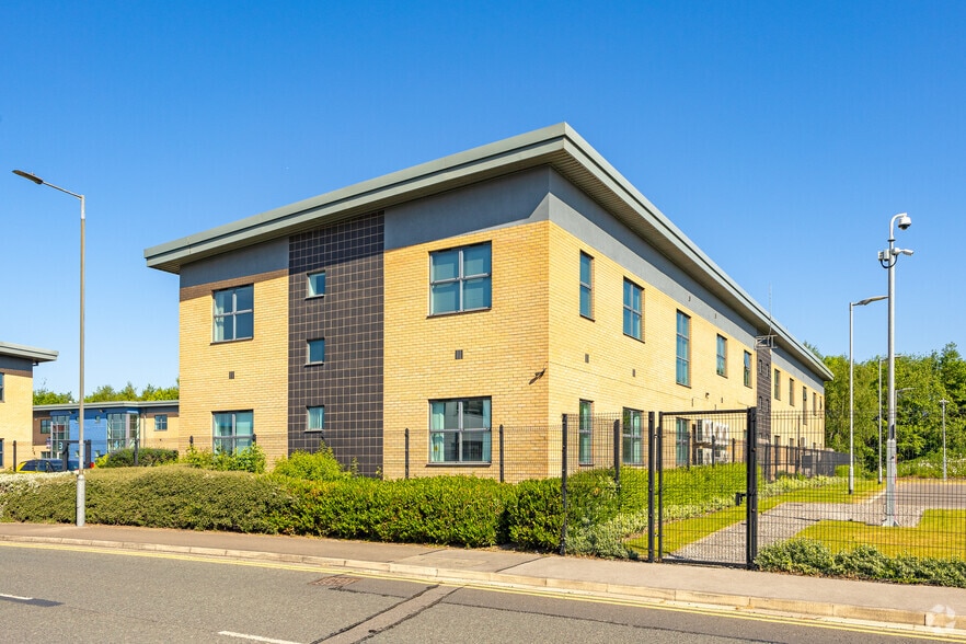 Henry Boot Way, Hull for lease - Building Photo - Image 3 of 4