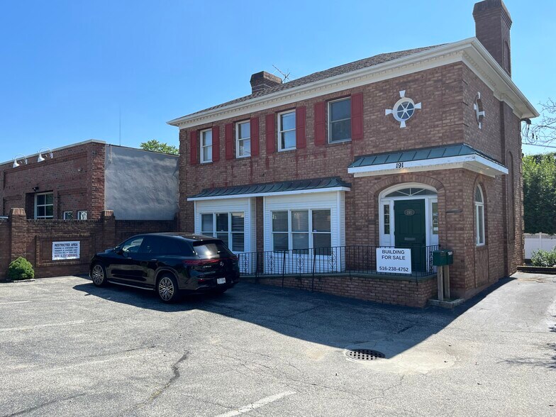 191 Forest Ave, Locust Valley, NY for sale - Building Photo - Image 1 of 1