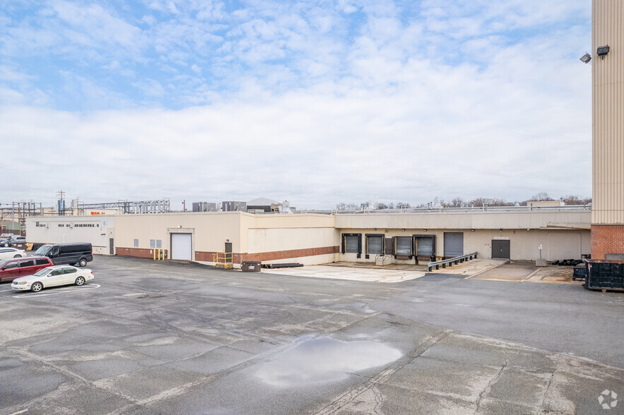 840 North Dr, Oaks, PA for lease - Building Photo - Image 3 of 4