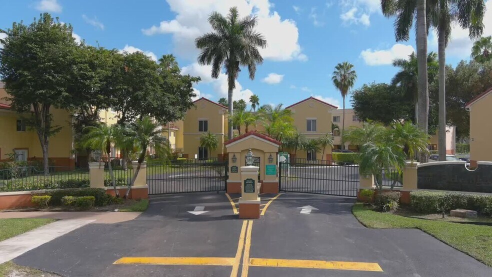 1260512645 SW 91st St, Miami, FL 33186 Broken Condo 49 of 83 Units