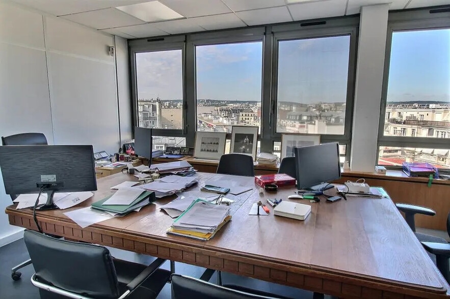 Office in Paris for lease - Interior Photo - Image 3 of 11