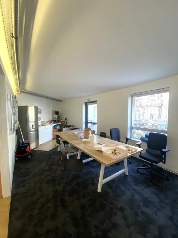 Office in Paris for lease Building Photo- Image 1 of 8