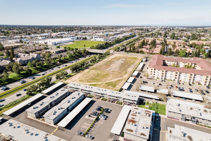 E Barstow Ave, Fresno, CA for sale - Building Photo - Image 2 of 8