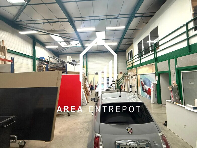 Flex in Gémenos for lease - Interior Photo - Image 3 of 8