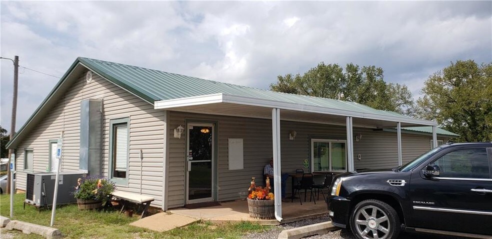 15551 E Etowah Rd, Noble, OK for sale - Primary Photo - Image 1 of 1