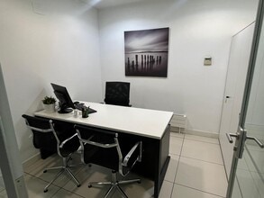 Retail in Sabadell, Barcelona for lease Interior Photo- Image 2 of 3