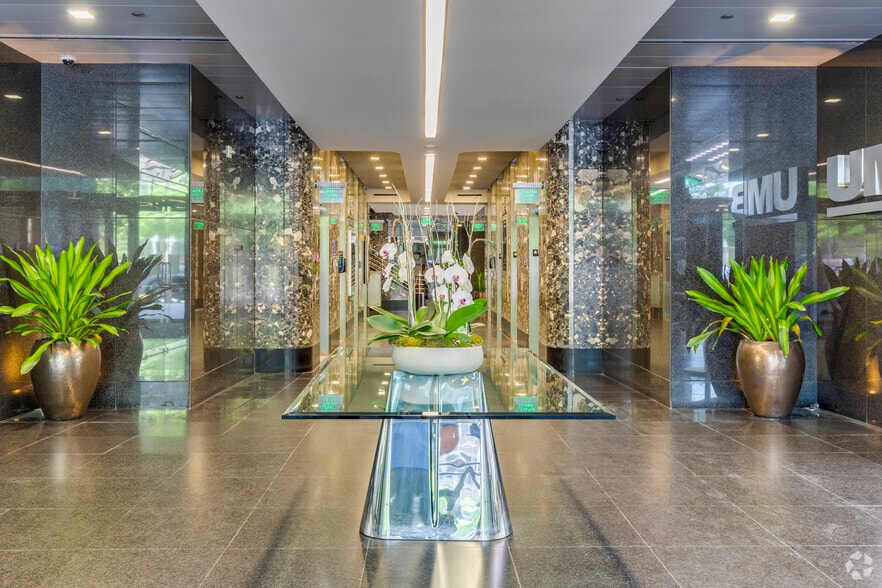 204 N Robinson Ave, Oklahoma City, OK for lease - Lobby - Image 3 of 7