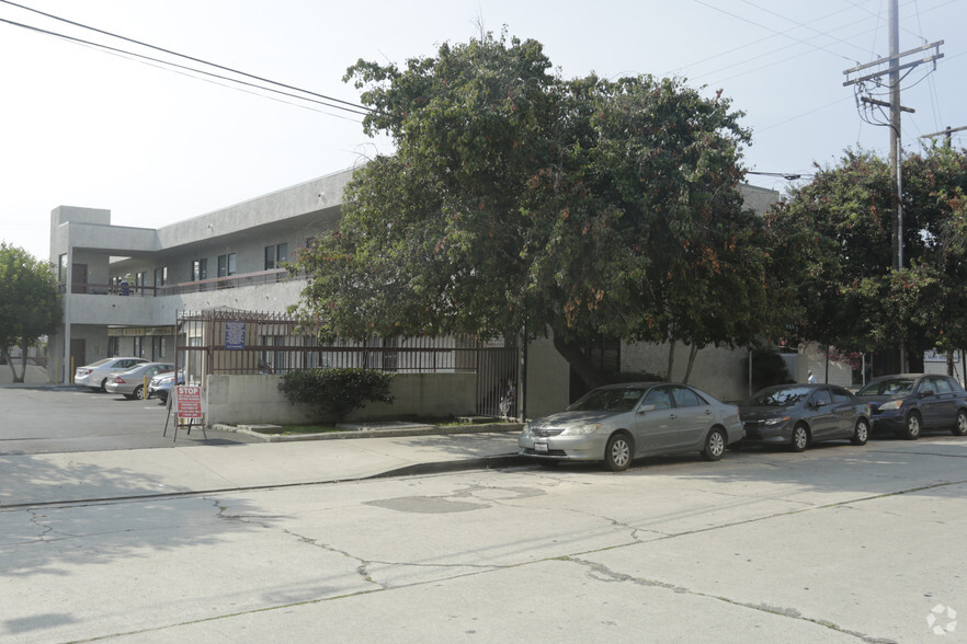 625 W College St, Los Angeles, CA for lease - Building Photo - Image 2 of 3