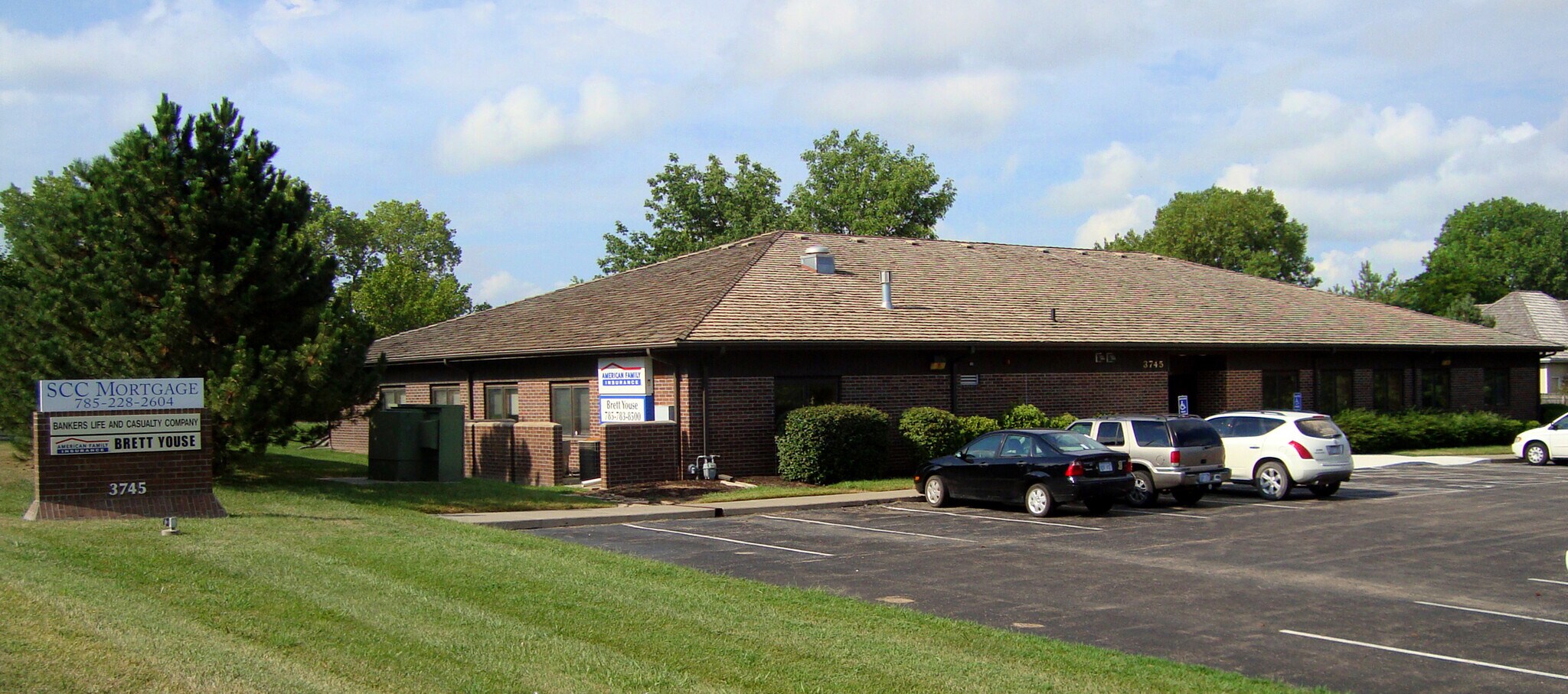 3745 SW Wanamaker Rd, Topeka, KS for sale Building Photo- Image 1 of 1