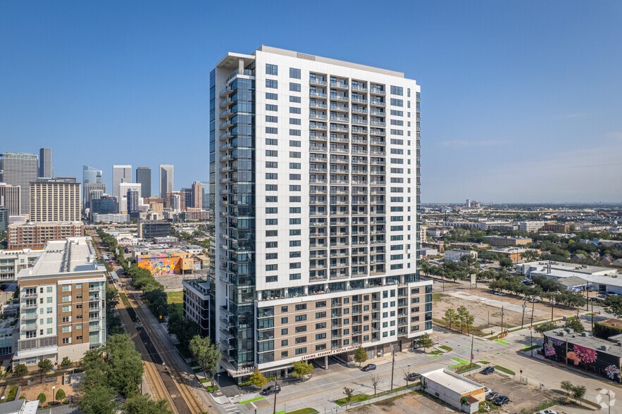 2850 Fannin St, Houston, TX for lease - Building Photo - Image 1 of 8