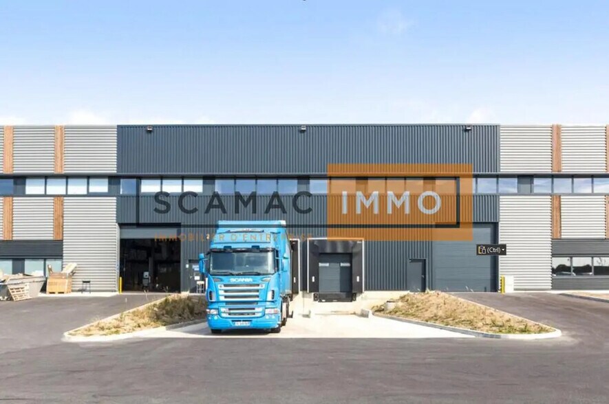 Flex in Vaires-sur-Marne for sale - Building Photo - Image 2 of 6