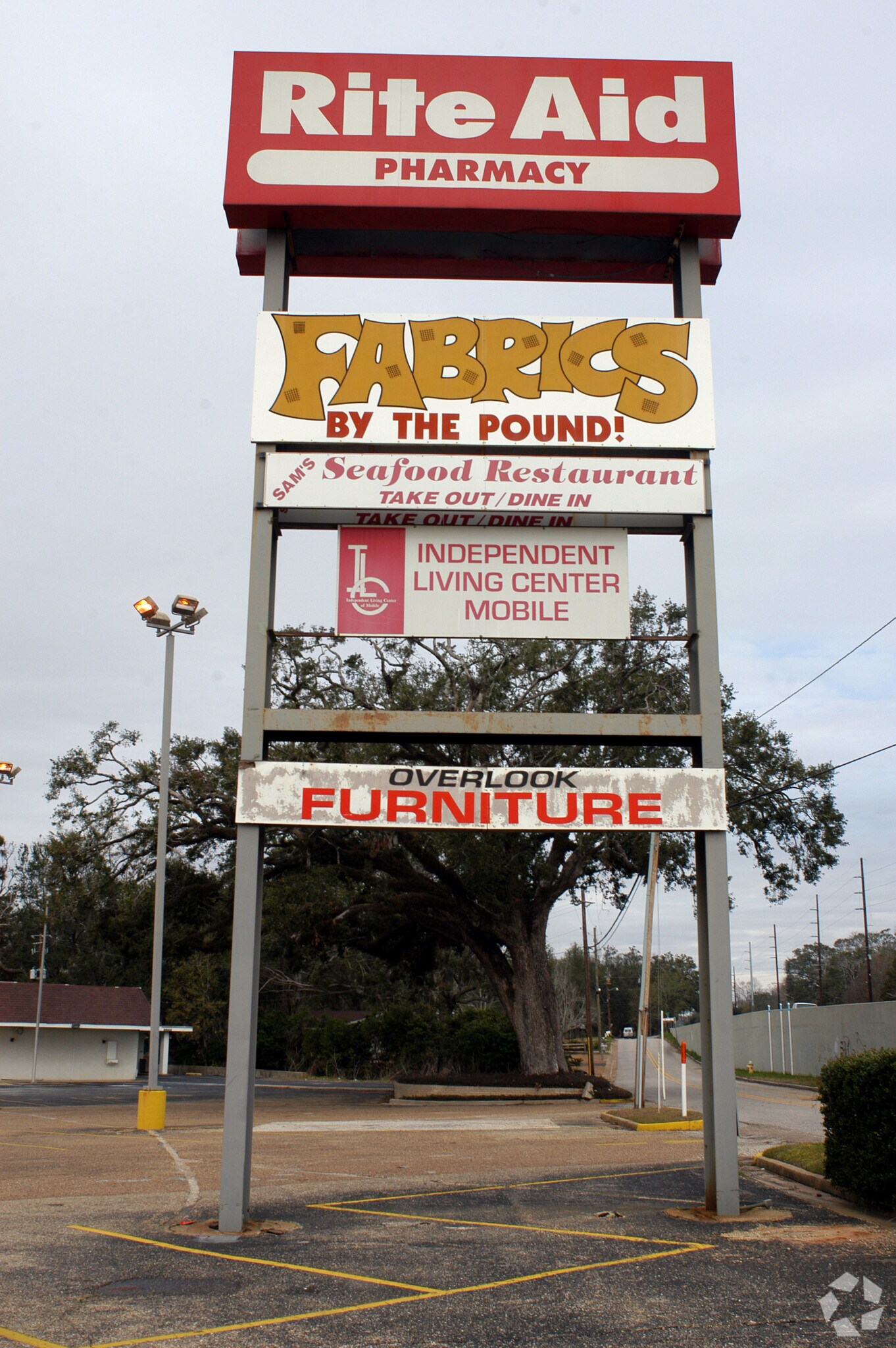 5301 Moffett Rd, Mobile, AL 36618 Overlook Shopping Center