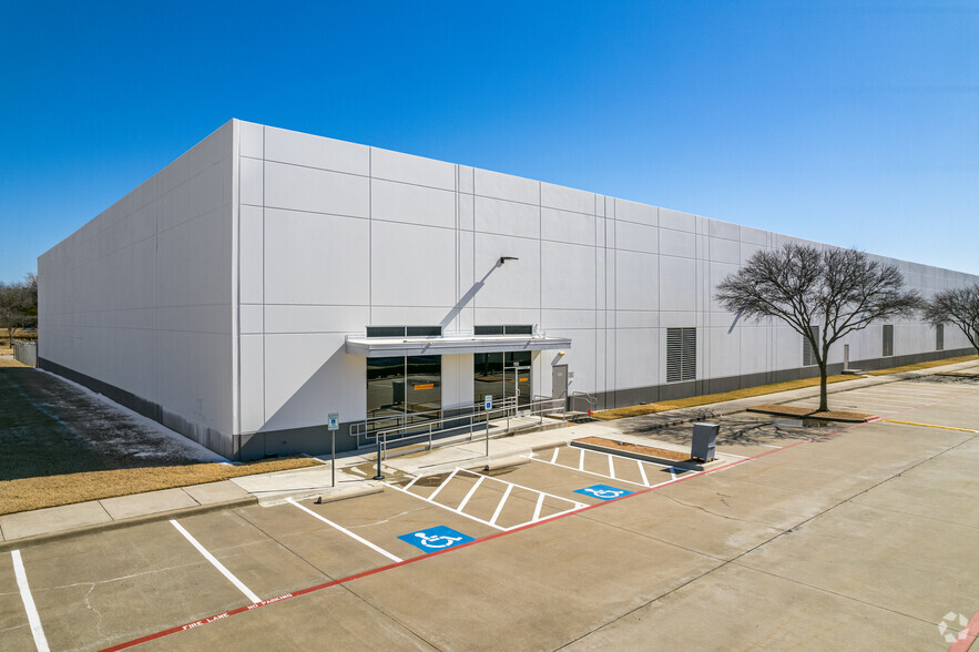 620 Westport Pky, Grapevine, TX for lease - Building Photo - Image 2 of 5